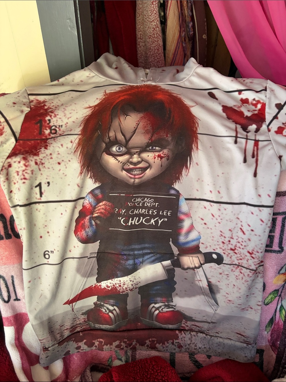 Source Unknown White & Red Chucky Graphic Kids Hoodie